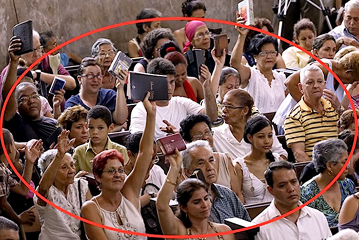 Cuba-Raises-Bibles